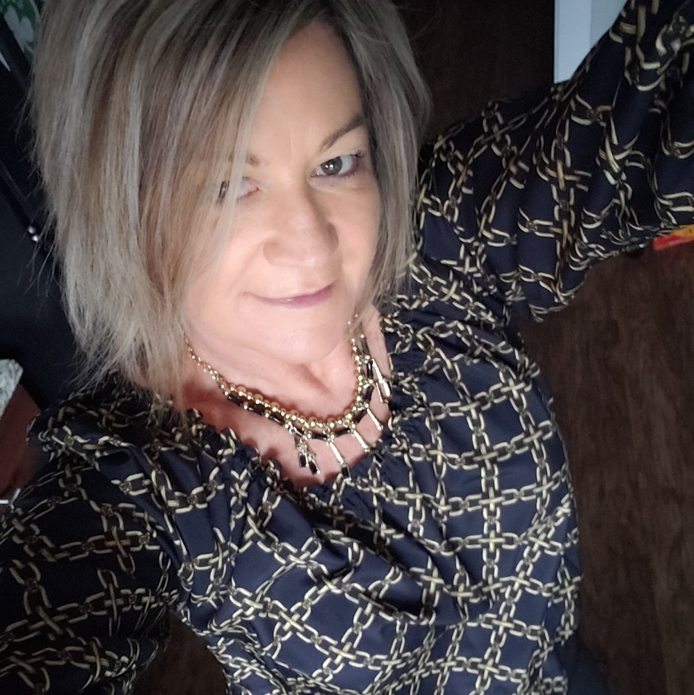 Meet your Posher, Shellie